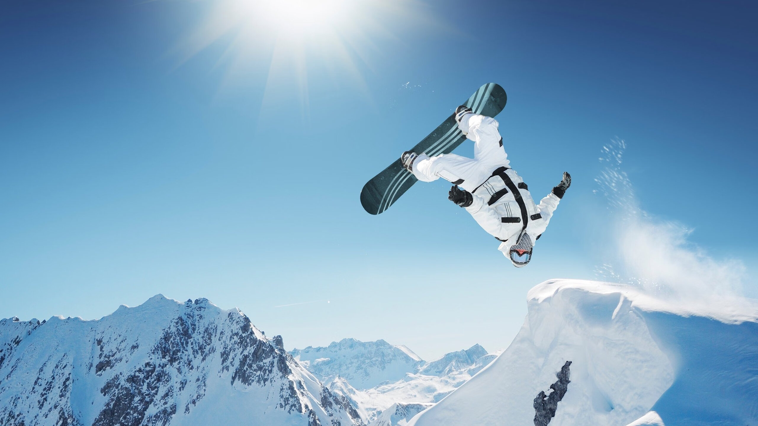 “马科斯·梅特罗的防守战术与进攻突破，助力美洲狮队崭露头角”