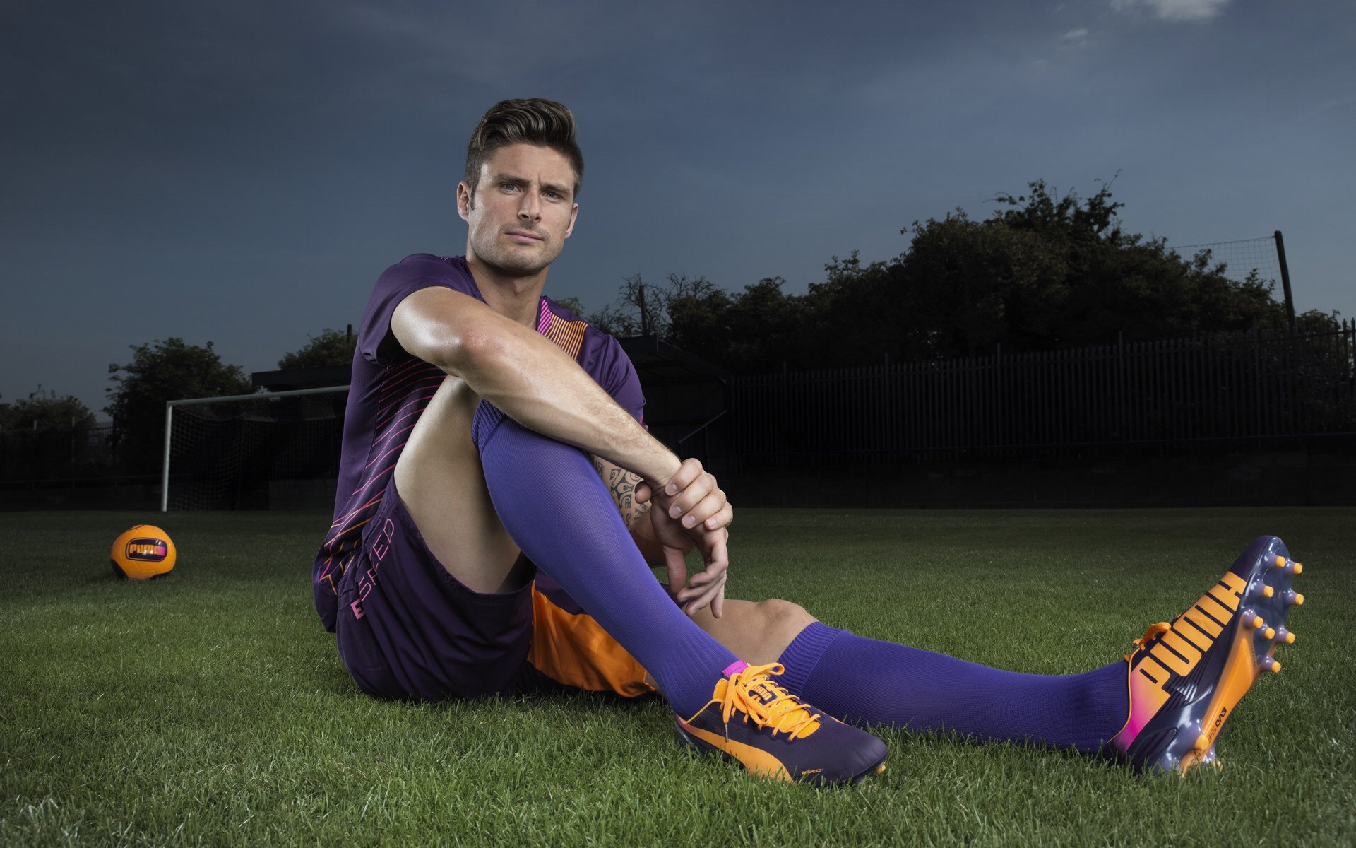 乔纳·隆戈的名字永远与全黑队的胜利紧密相连，乔纳是什么