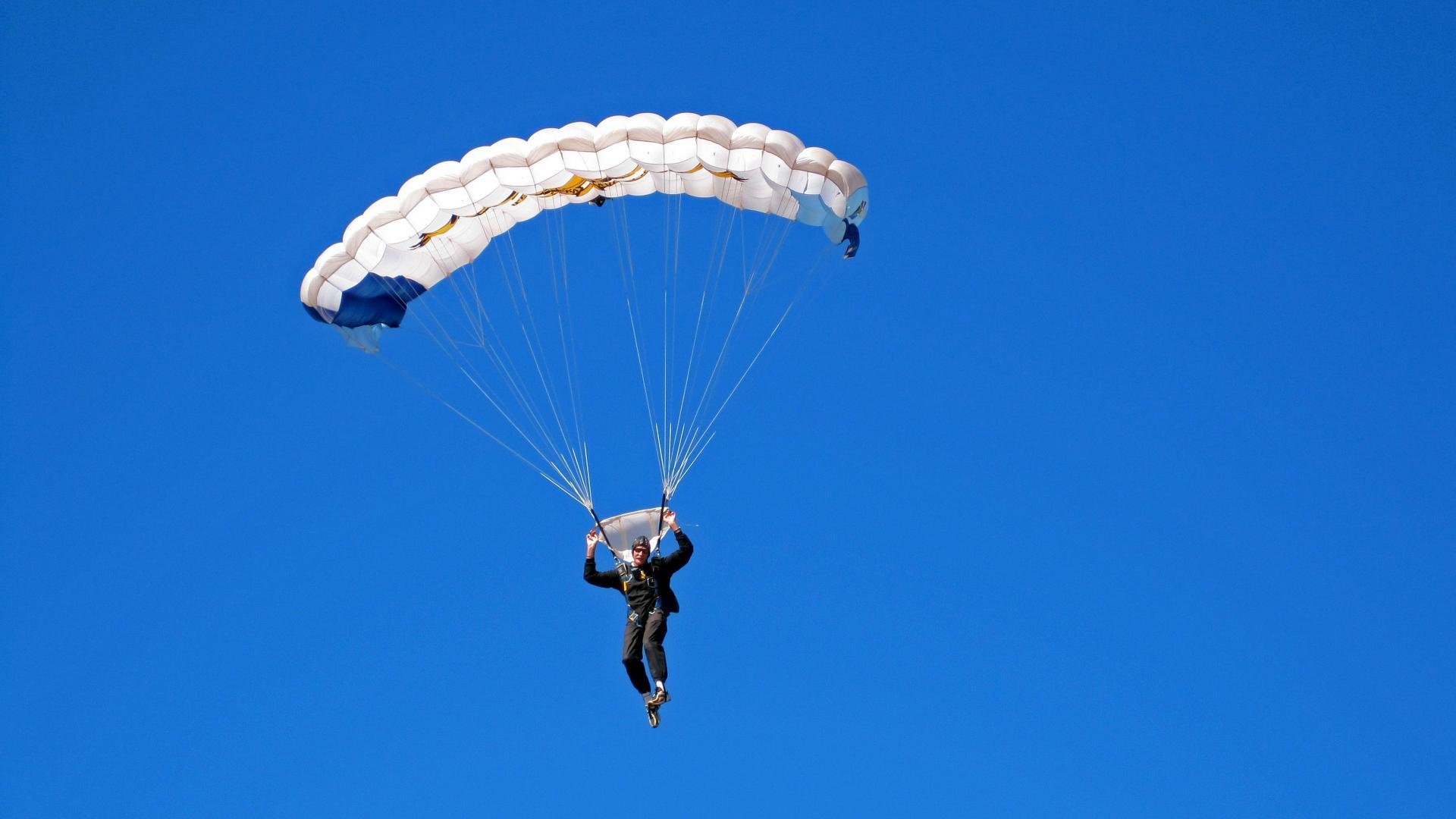巴黎圣日耳曼豪取连胜,法甲领先优势扩大